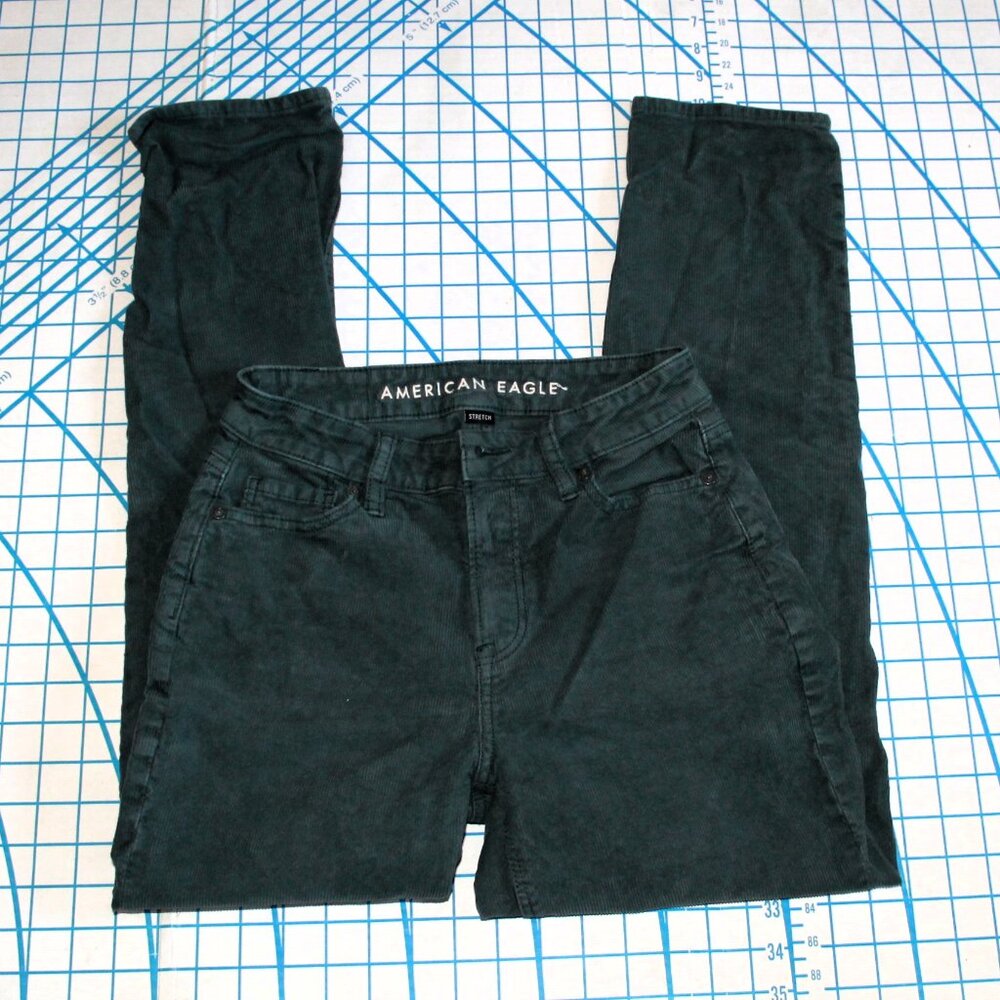 American Eagle Forest Green Corduroy Mom Straight Jeans, 0